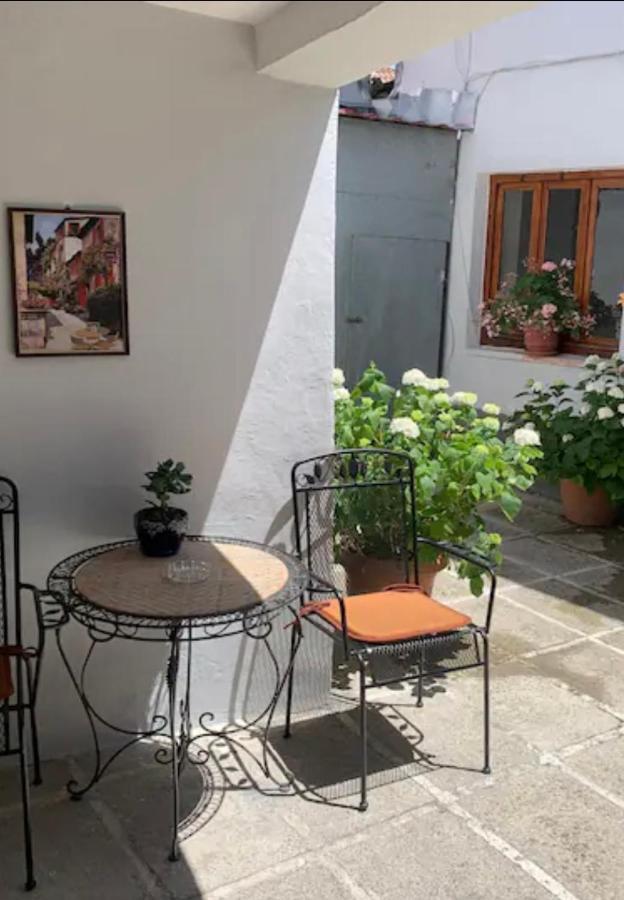 Tradicional Bazaar Home Korce Eksteriør bilde