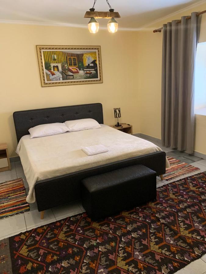 Tradicional Bazaar Home Korce Eksteriør bilde